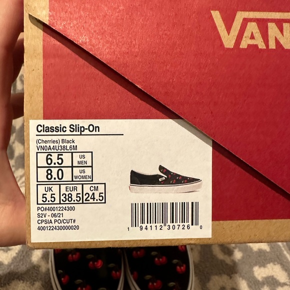Vans Classic Slip-On π Cherries π βOff the Wallβ New & Never Worn ππ - Picture 15 of 17